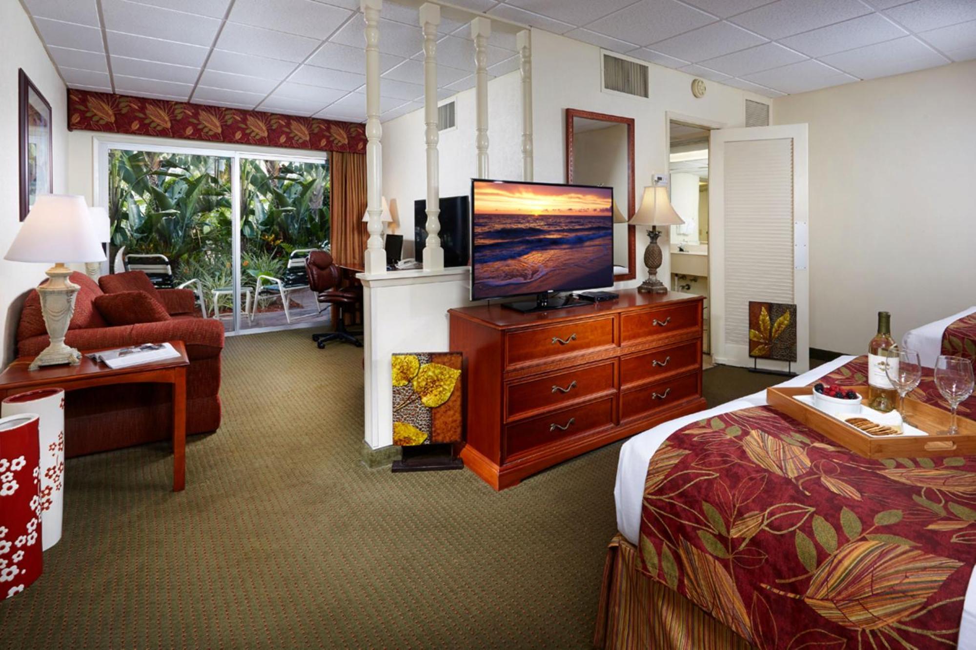 Western & Hotel North Naples